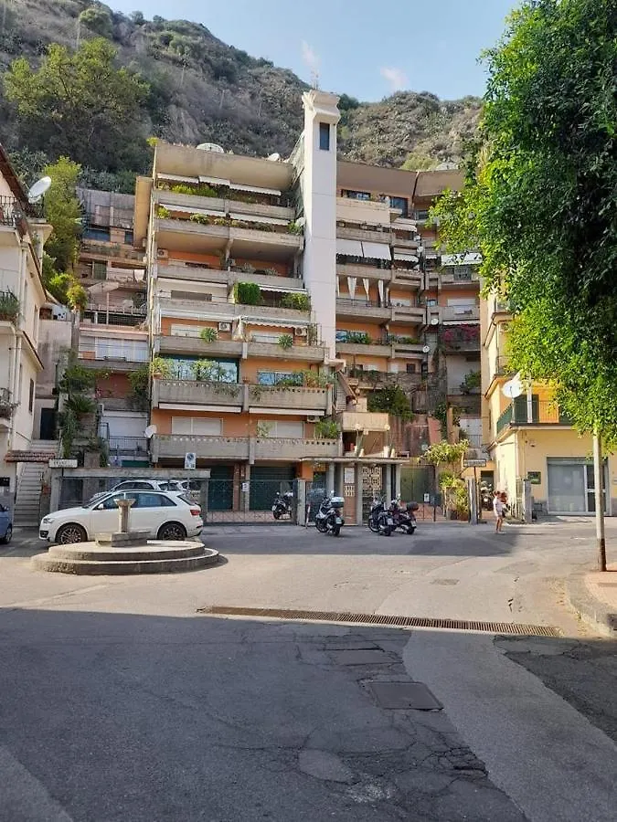 Lapilli House Taormina Appartement 0*,